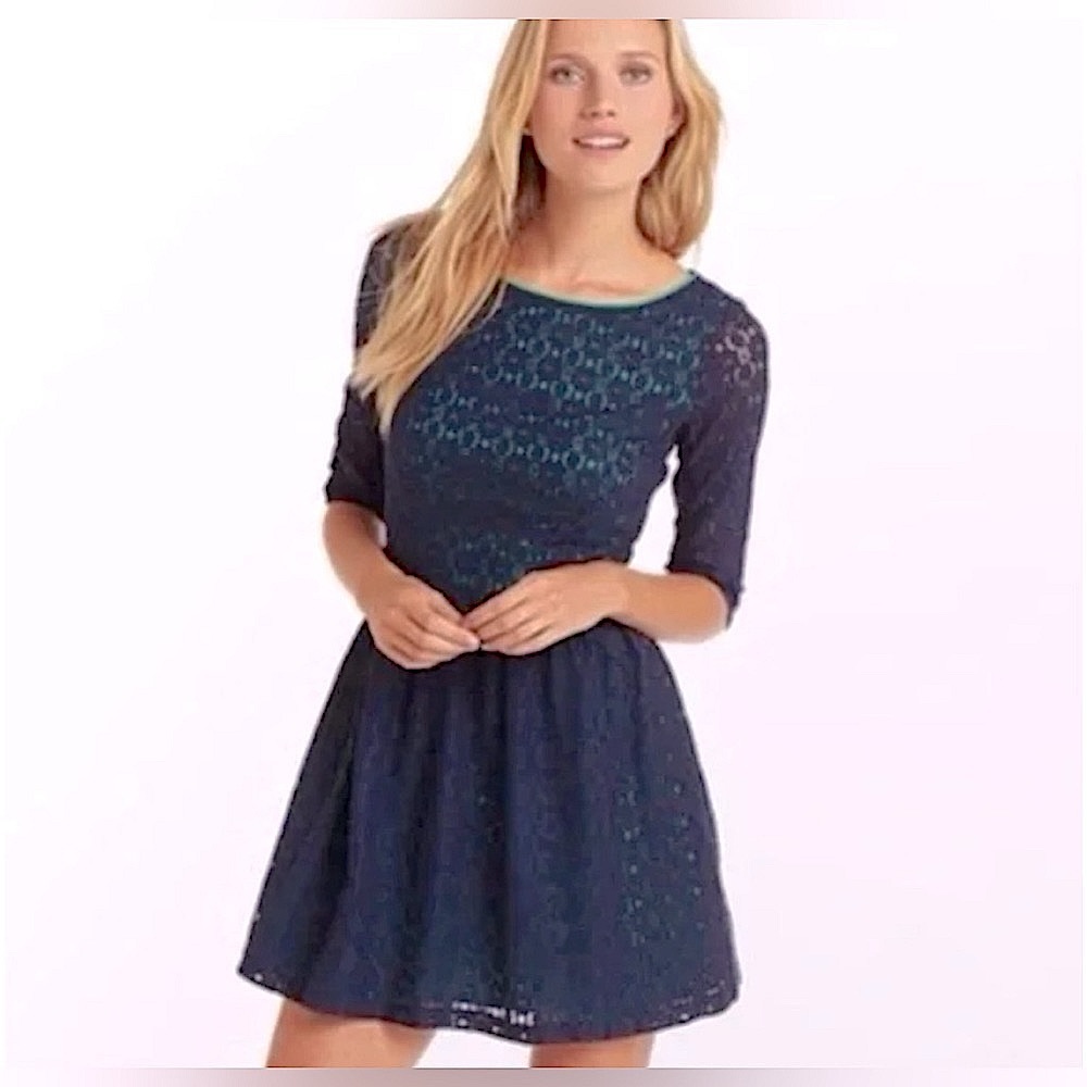 Lilly Pulitzer Alicia Petal Pusher Lace Dress Navy Blue Size 0 Keyhole Closure